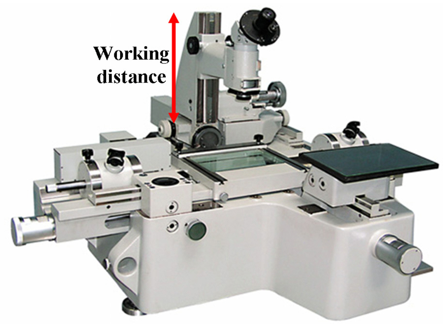 The universal microscope used for sieves calibration.