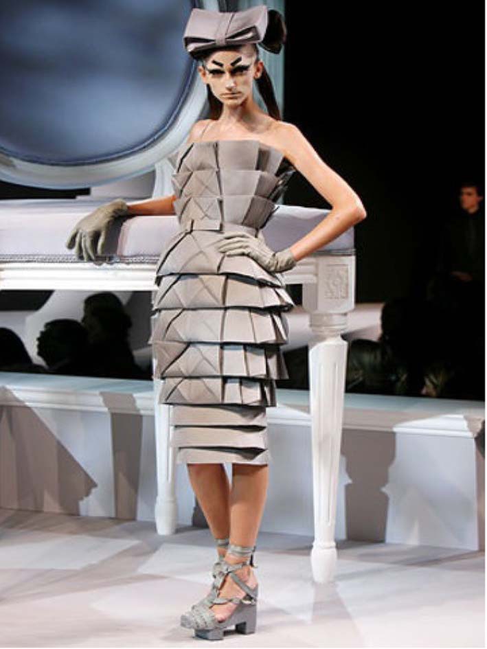 Origami texture in Christian Dior 2007 S/S couture collection, www.vogue.com.