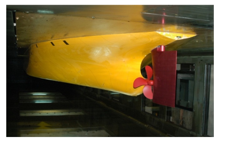 Set-up of model ship and propeller in SCAT.