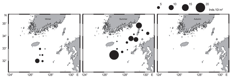 Seasonally combined distribution of hatchlings (1 mm ≤ ML < 2 mm) of Todarodes pacificus collected in each seasonal survey (2004-2009).