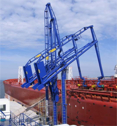 Marine loading arm connected to ship