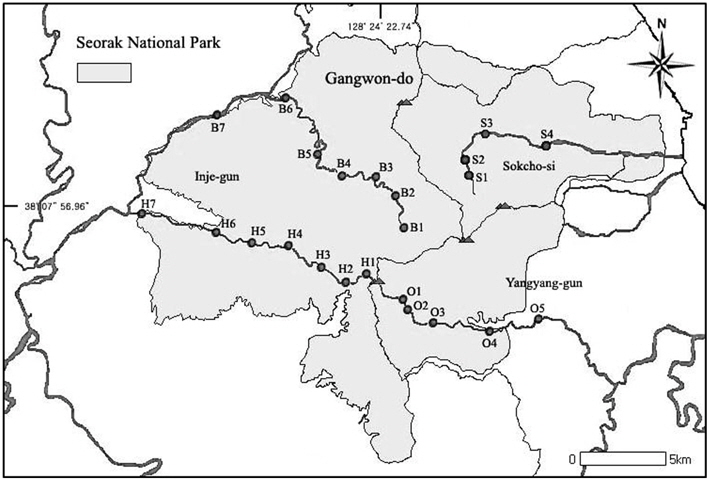 Location of survey sites. Shaded area shows boundary of Seorak national park.