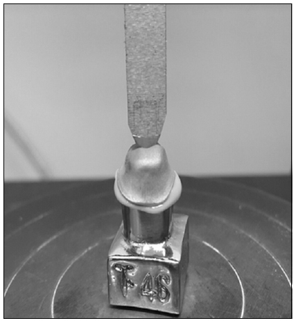 Pressing machine of 50 N press for silicone replica technique.