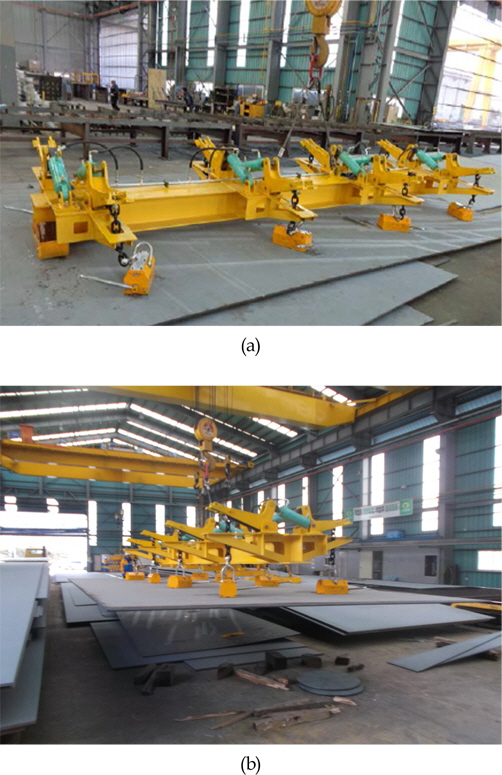 Image of a hydraulic-magnetic clamp crane to lift the curved steel plate; (a) before action, (b) during action